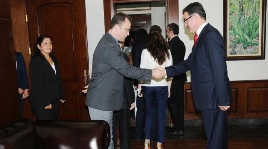 Vali Turhan, Valilik Personeli İle Bayramlaştı