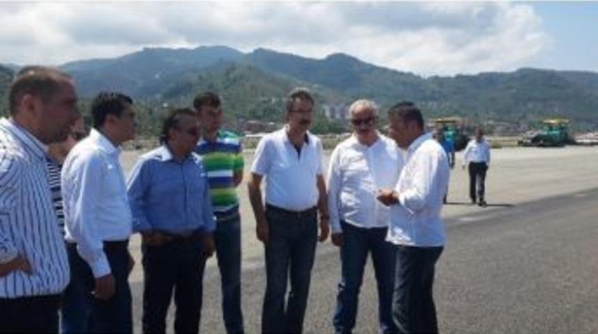 Ak Parti'li &Uuml;nal, Havaalanı İnşaatını İnceledi