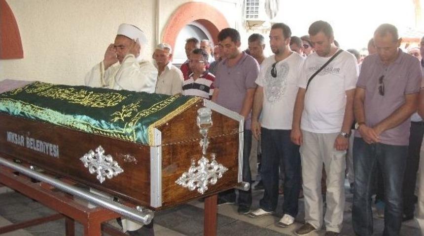 Baldızının Cenazesine Geldi Kalp Krizinden &Ouml;ld&uuml;