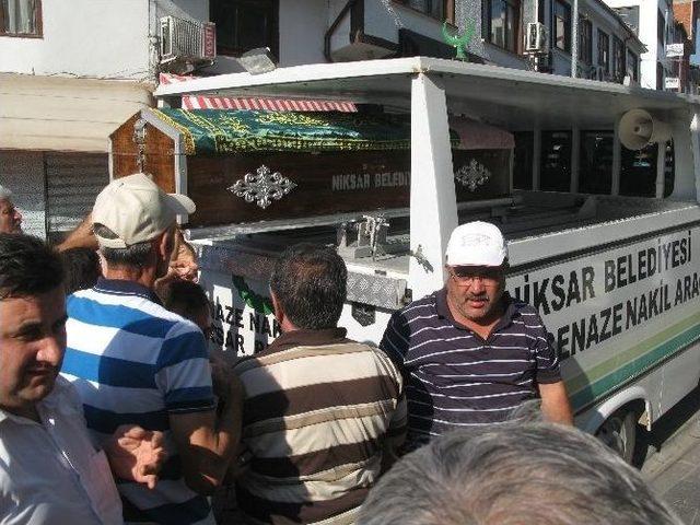 Baldızının Cenazesine Geldi Kalp Krizinden Öldü