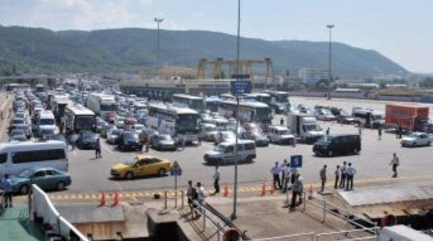 Tatilcilerin D&ouml;n&uuml;ş Yoğunluğu S&uuml;r&uuml;yor