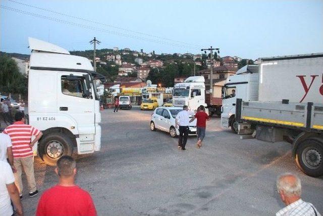 Zonguldak-istanbul Yolu’nda Araç Kuyruğu 5 Kilometreyi Buldu