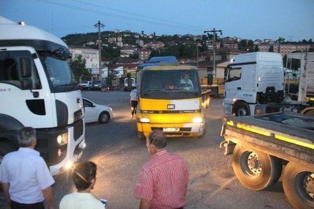 Zonguldak-istanbul Yolu’nda Araç Kuyruğu 5 Kilometreyi Buldu