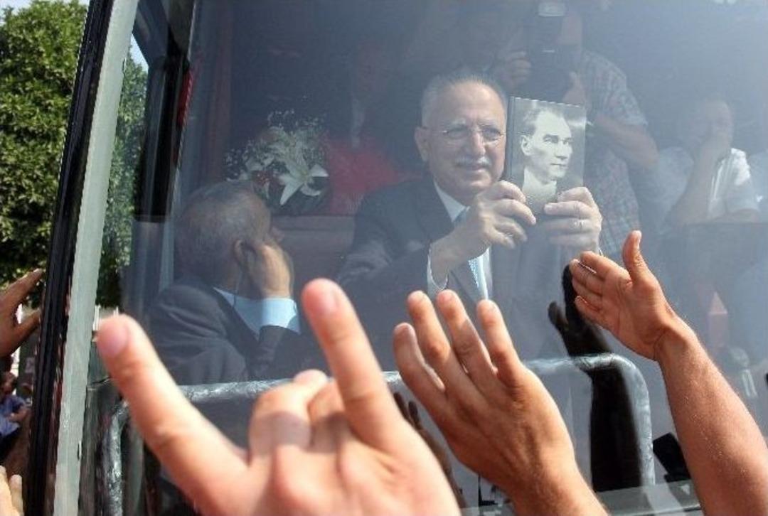 İhsanoğlu Adana'da Şehir Turu Attı