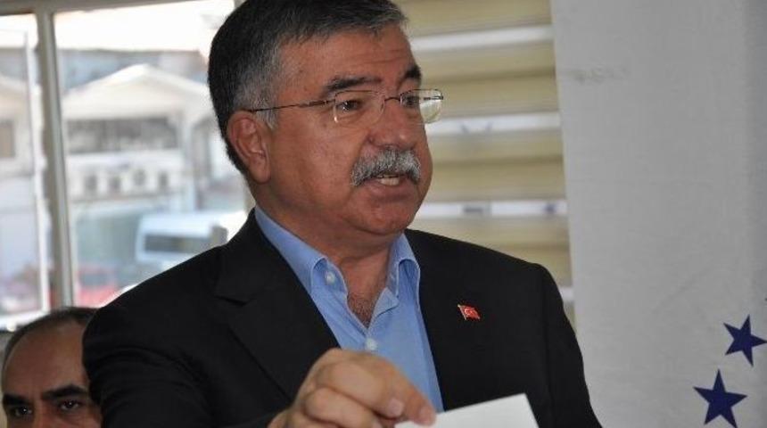Milli Savunma Bakanı Yılmaz: