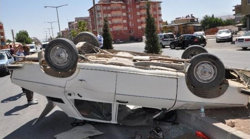 Otomobil Takla Attı: 2 Yaralı