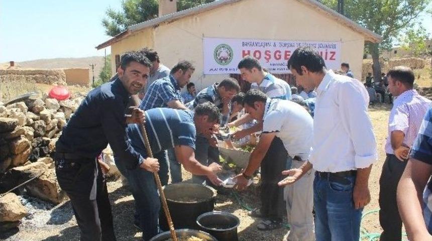 Al-der Bir'dan K&ouml;yde Bayramlaşma Ve Eğlence