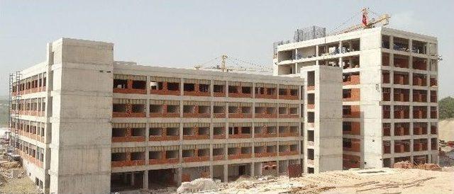 Soma'da Yeni Hastane İnşaatı Durdu