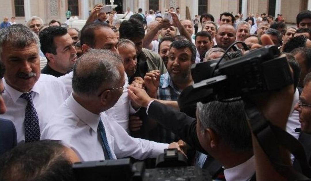 İhsanoğlu'na "darbe" Tepkisi