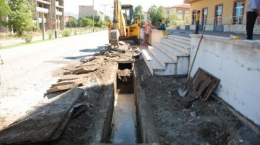 &Ccedil;aycuma'da Yağmur Suyu Şebekesi Yenilendi