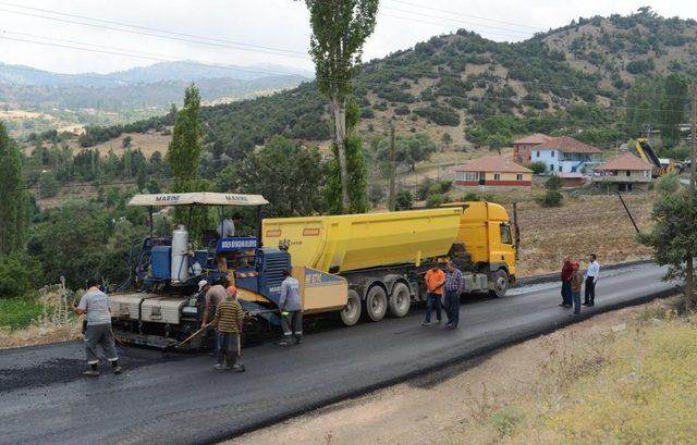 Antalya Büyükşehir Belediyesinden Köylere Sıcak Asfalt