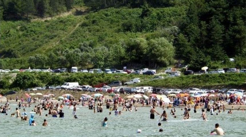 N&uuml;fusu 39 Binden 300 Bine &Ccedil;ıkan İl