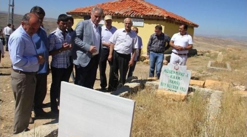 Abdulvehhap Gazi T&uuml;rbesi Ziyaret Edildi