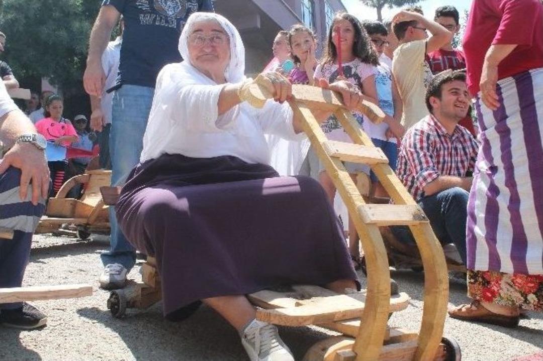 Trabzon'da Bilyeli Arabalar Yarıştı