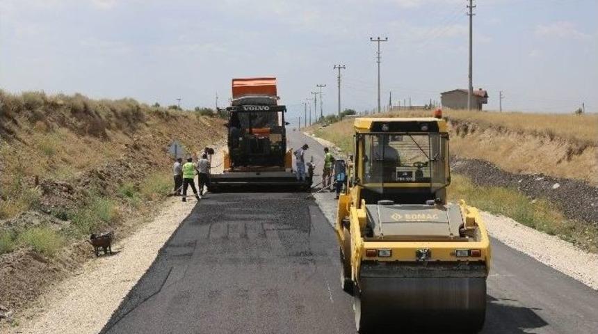 Ağır Tonaja Maruz Kalan Yollara B&uuml;y&uuml;kşehir&rsquo;den M&uuml;dahale