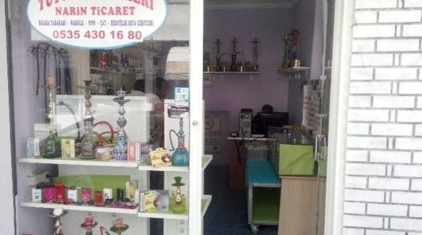 T&uuml;t&uuml;nc&uuml; D&uuml;kkanına Giren Hırsızlar Kasayı Boşalttı