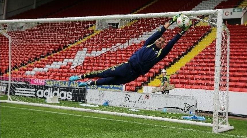 Fenerbah&ccedil;e Bramall Lane Stadında Antrenman Yaptı