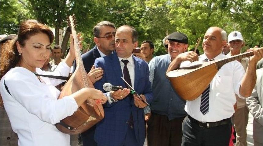 Ardahanlı Aşıklar İsrail Zulm&uuml;n&uuml; Kınadı