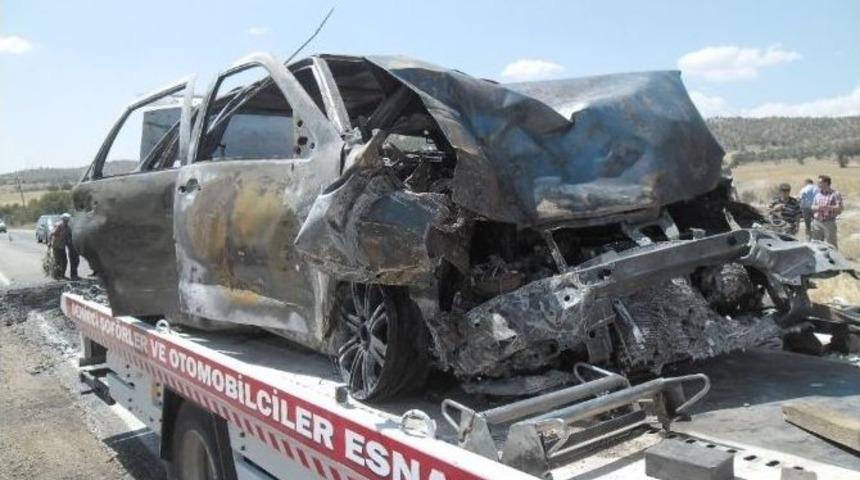 Demirci&rsquo;de Trafik Kazası: 8 Yaralı