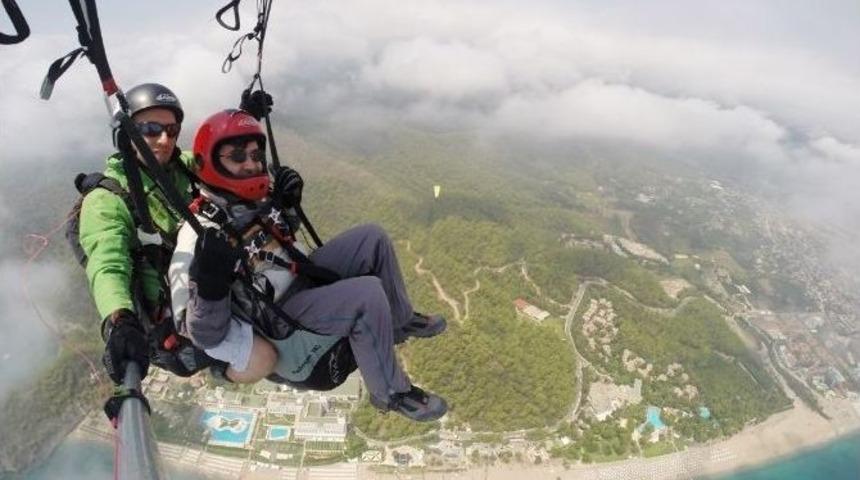 Vali Yardımcısı Y&uuml;ksel'in Yama&ccedil; Paraş&uuml;t&uuml; Başarısı