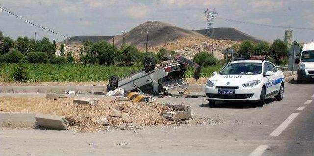 Afyonkarahisar’da Trafik Kazası: 2 Ağır Yaralı