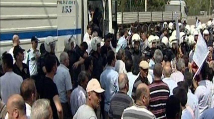 Belediyenin Su Vermediği Vatandaşlar Yol Kapattı