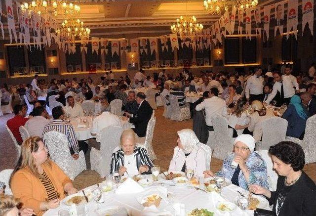Ak Parti Gaziantep Teşkilatı Birlik Beraberlik Yemeğinde Buluştu