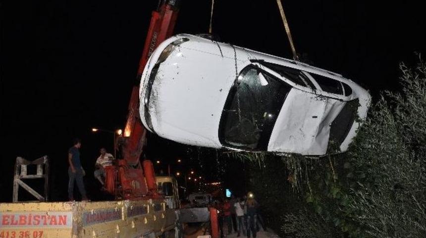 Otomobil Sulama Kanalına U&ccedil;tu