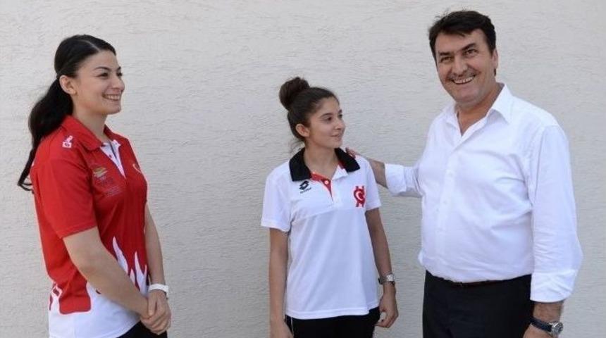 D&uuml;ndar&rsquo;dan Şampiyon Judocuya Altın