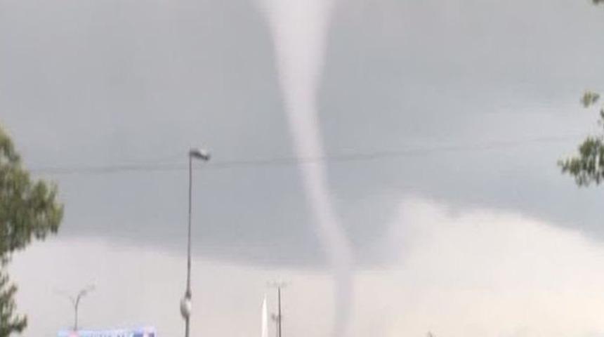 Emin&ouml;n&uuml;'nde Hortum Paniği