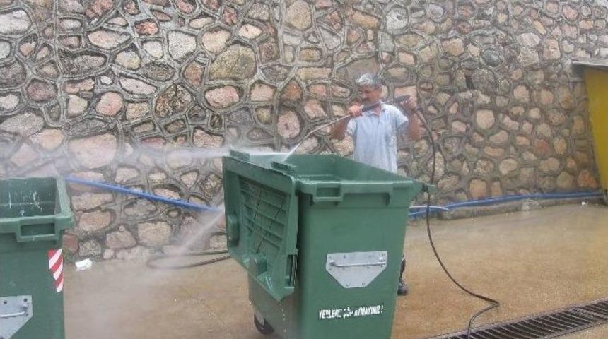 &Ccedil;&ouml;p Konteynırlarında Hassas Temizlik