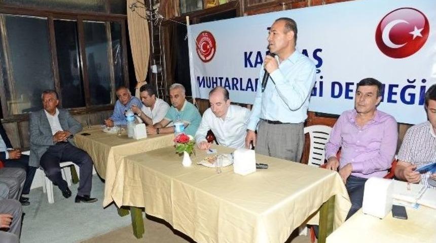 S&ouml;zl&uuml;, Karataş&rsquo;ta Muhtarlarla Buluştu