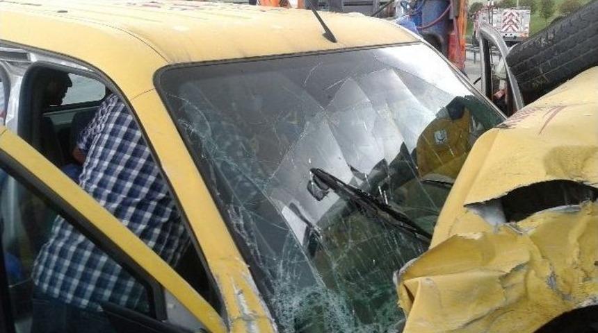 Kargo Aracı Kamyonete &Ccedil;arptı