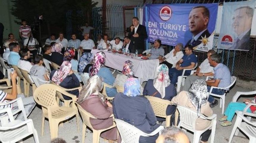 Ak Parti, Sel&ccedil;uklu Mahallesi'nde Toplantı Yaptı
