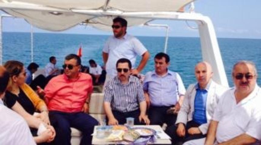 Vali, &Uuml;nye&rsquo;yi Denizden İnceledi