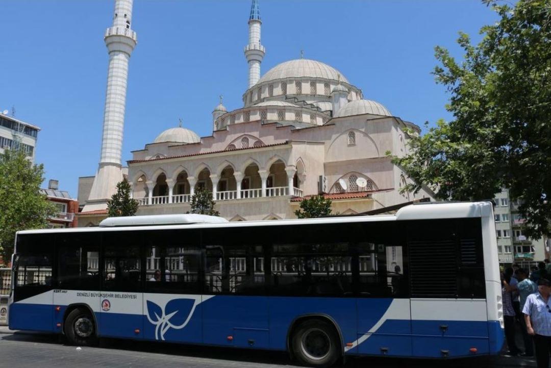 Denizli'deki Belediye Otob&uuml;s&uuml;n&uuml;n Karıştığı Kaza