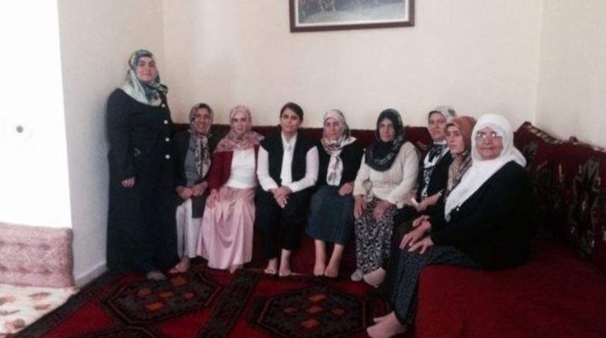Ak Partili Kadınlar İl&ccedil;e Ziyaretlerine Devam Ediyor
