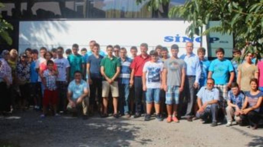 Sinoplu Gen&ccedil;ler Farklı K&uuml;lt&uuml;rler İ&ccedil;in Konya Yolunda