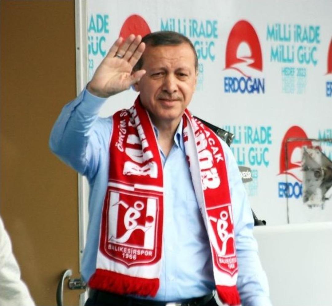 Başbakan Erdoğan Balıkesir'de İsrail'e Y&uuml;klendi...(1)