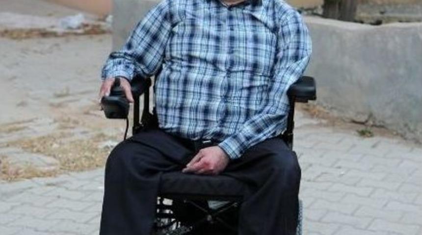Şehitkamil Belediyesi Engelli Mehmet Amcanın Mutluluğunu Paylaştı