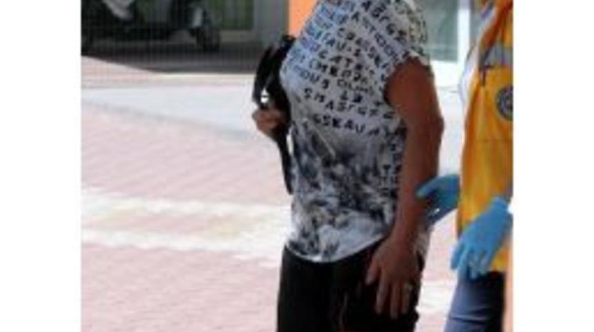 Tartıştığı Azeri Uyruklu Kadını Bı&ccedil;akla Yaraladı