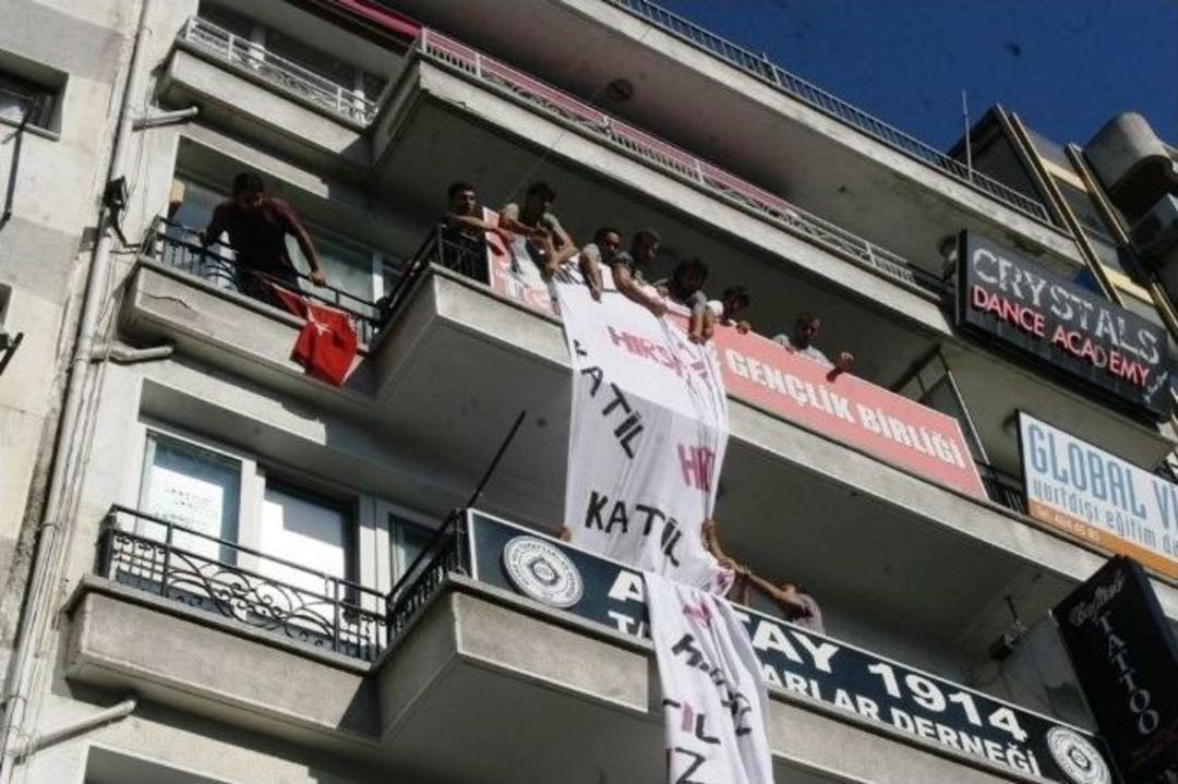 İzmir'de Erdoğan Mitingi &Ouml;ncesi Bir Grup Taşkınlık &Ccedil;ıkardı