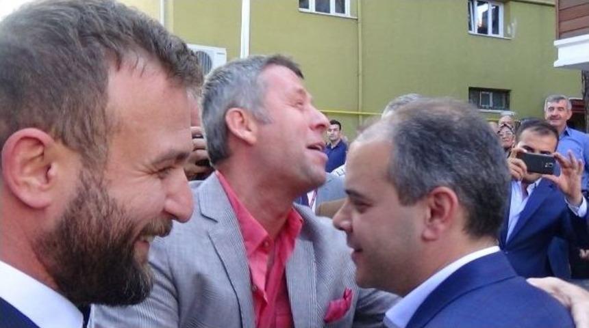 "bana Doktor &Ouml;nl&uuml;ğ&uuml;m&uuml; Getirin"