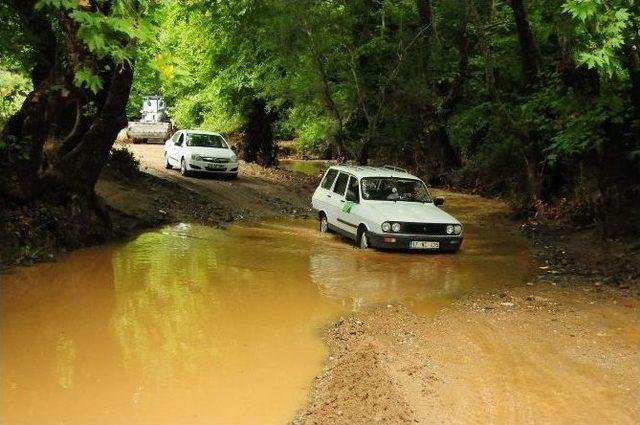 Lapseki'de Sel: 1 Kişi Kayıp