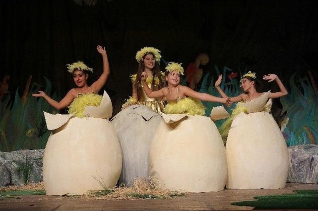 30 Bin Kişi Tiyatro İzledi