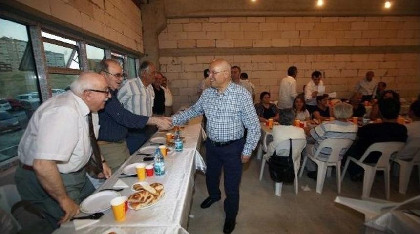 Yenimahalle Belediye Başkanı Yaşar, &Ccedil;erkeslerle Buluştu
