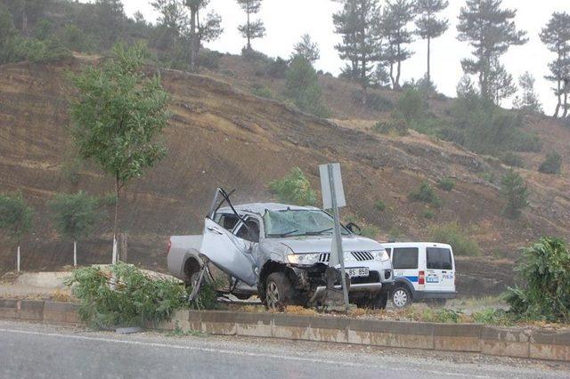 Harmancık'ta Otomobil Devrildi: 1 Yaralı