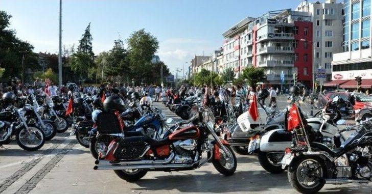 Uşak Kent Meydanında Motor Senfonisi G1