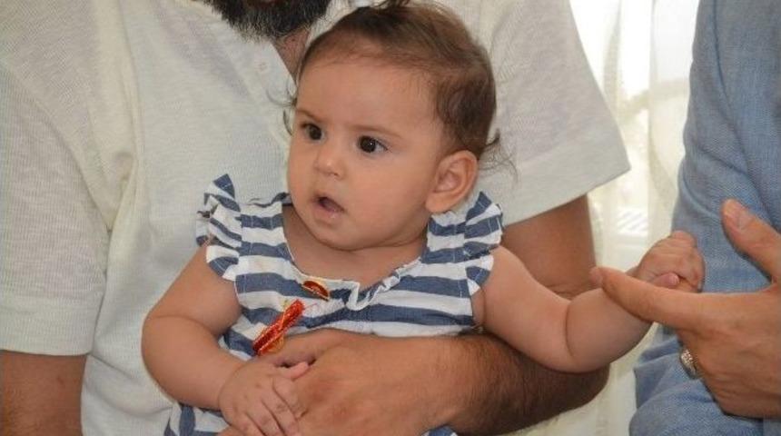 5 Aylık Şevval'in, İlk Bayram Har&ccedil;lığını Başbakan'a Bağışladılar