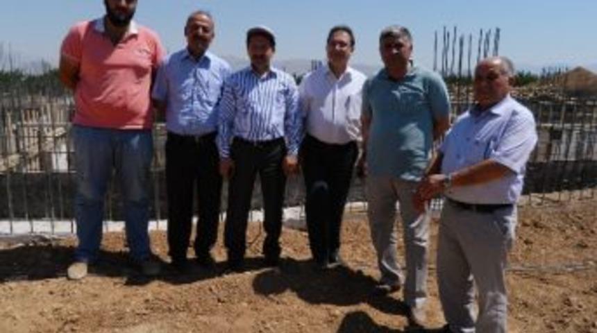 Milletvekili &Ouml;z, Ak&ccedil;adağ İl&ccedil;esini Ziyaret Etti